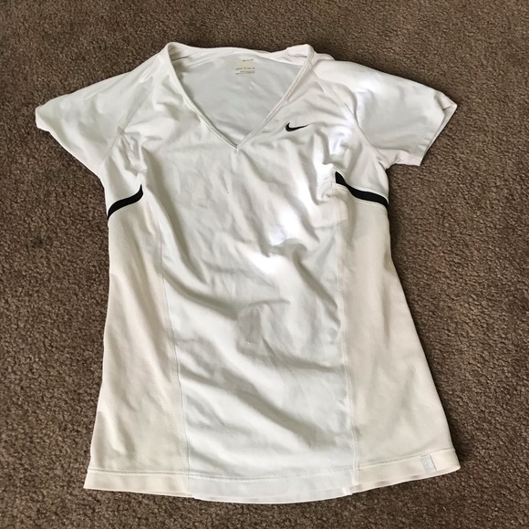 white nike workout shirt